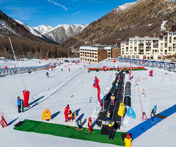 Isola 2000 : le tapis ski débutant Ourson, confort et sérénité des enfants